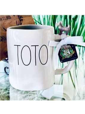 NWT Rae Dunn 3D Gorgeous White Wizard Of Oz 85th Anniversary TOTO the Dog 3D Mug